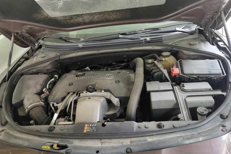 Used Buick LaCrosse 2016 28T Luxury Version Engine Bay