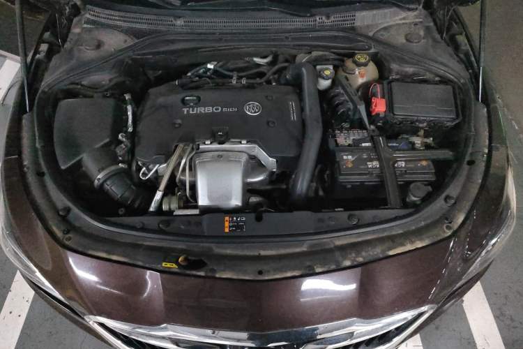 Used Buick LaCrosse 2016 28T Flagship Model Engine Bay
