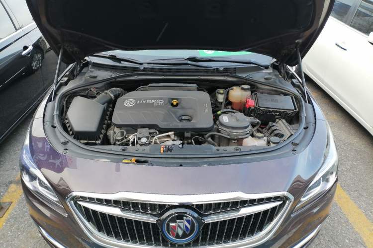 Used Buick LaCrosse 2016 30H Luxury Version Engine Bay