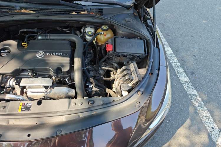 Used Buick LaCrosse 2016 20T Luxury Model Engine Bay Left