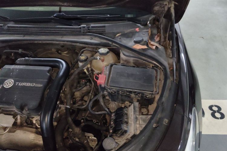 Used Buick LaCrosse 2016 20T Luxury Model Engine Bay Left
