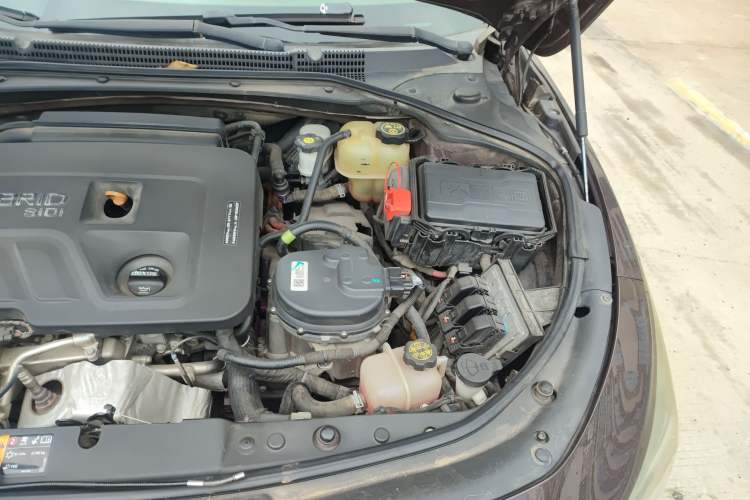 Used Buick LaCrosse 2016 30H Luxury Version Engine Bay Left