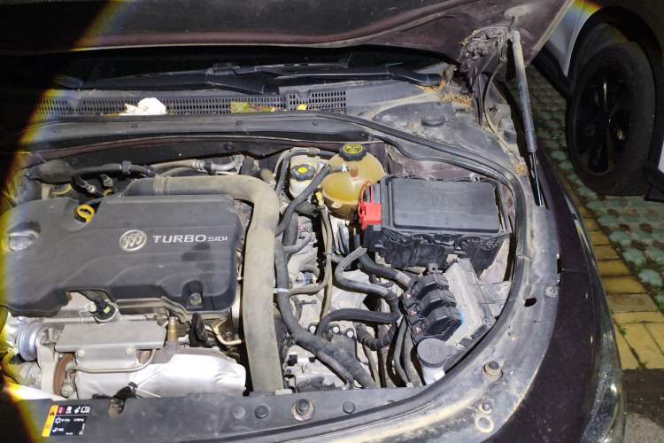 Used Buick LaCrosse 2016 20T Luxury Model Engine Bay Left