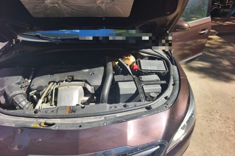 Used Buick LaCrosse 2016 28T Luxury Version Engine Bay Left