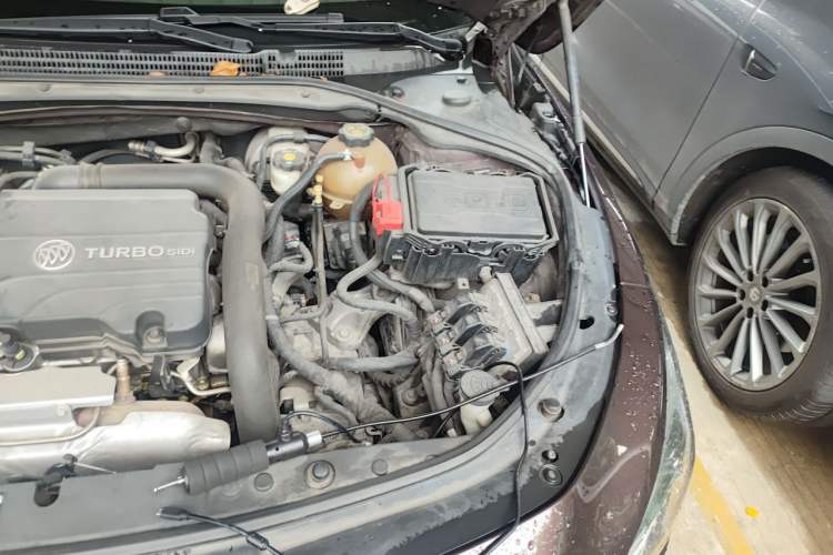 Used Buick LaCrosse 2016 20T Luxury Model Engine Bay Left