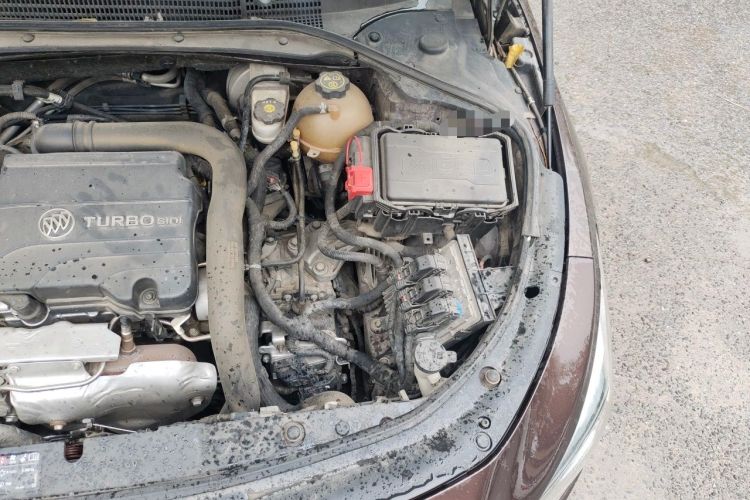 Used Buick LaCrosse 2016 20T Luxury Model Engine Bay Left