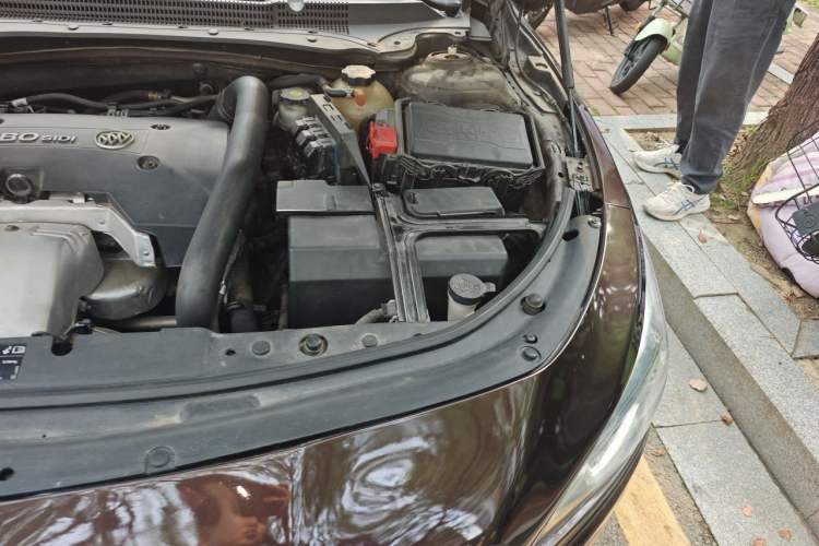 Used Buick LaCrosse 2016 28T Premium Edition Engine Bay Left