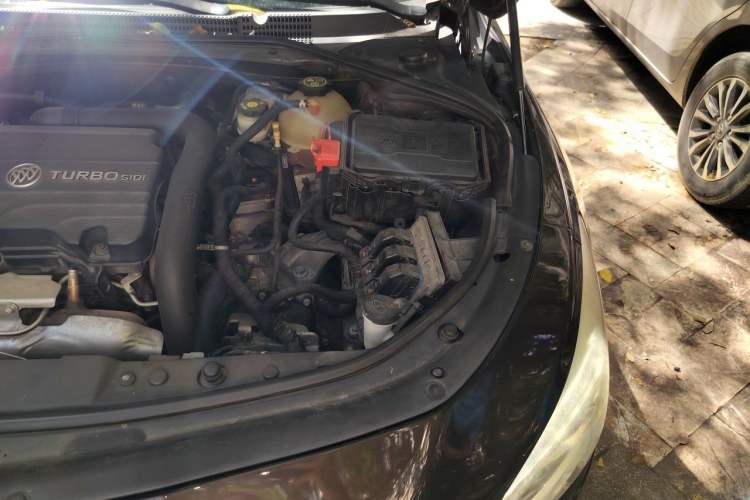 Used Buick LaCrosse 2016 20T Elite Edition Engine Bay Left