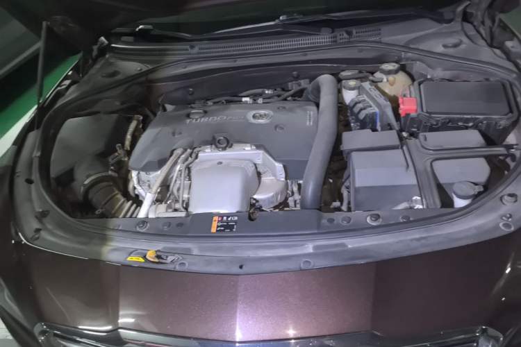 Used Buick LaCrosse 2016 28T Luxury Version Engine Bay