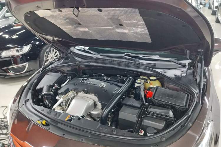 Used Buick LaCrosse 2016 Revised Version 28T Elite Edition Engine Bay