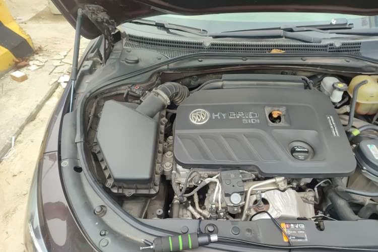 Used Buick LaCrosse 2016 30H Luxury Version Engine Bay Right