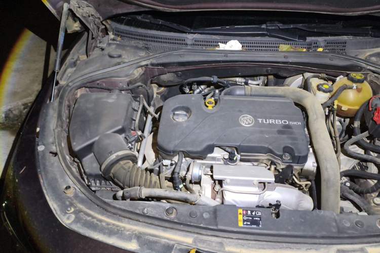 Used Buick LaCrosse 2016 20T Luxury Model Engine Bay Right