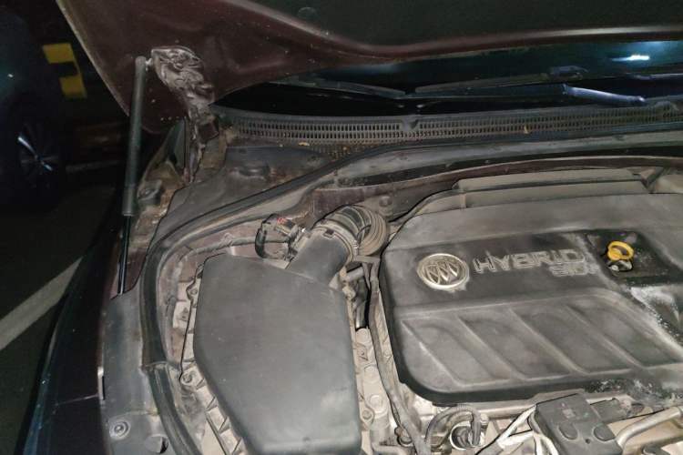 Used Buick LaCrosse 2016 30H Luxury Version Engine Bay Right