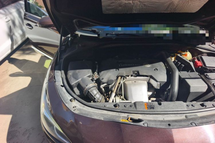 Used Buick LaCrosse 2016 28T Luxury Version Engine Bay Right