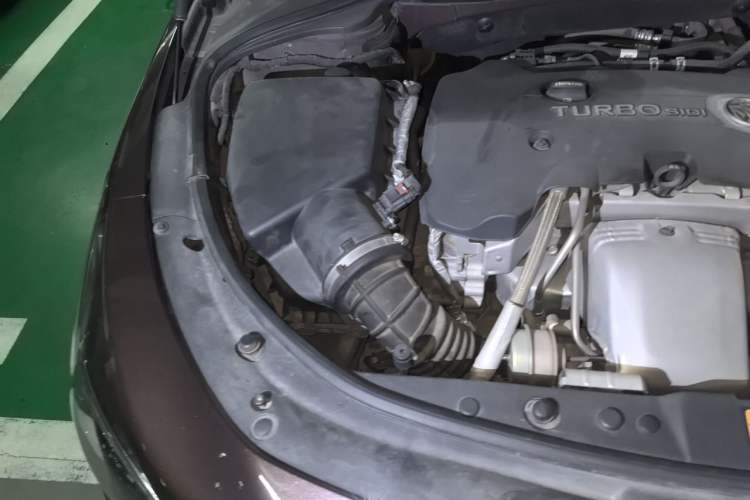 Used Buick LaCrosse 2016 28T Luxury Version Engine Bay Right