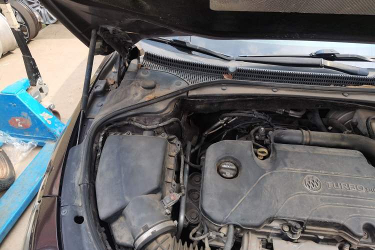 Used Buick LaCrosse 2016 20T Elite Edition Engine Bay Right