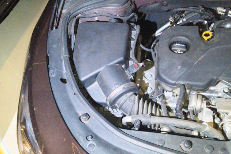 Used Buick LaCrosse 2016 20T Luxury Model Engine Bay Right