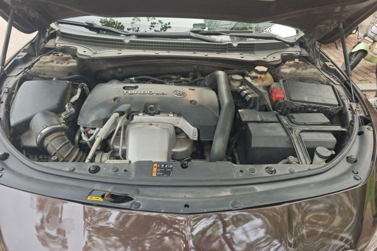 Used Buick LaCrosse 2016 28T Premium Edition Engine Bay