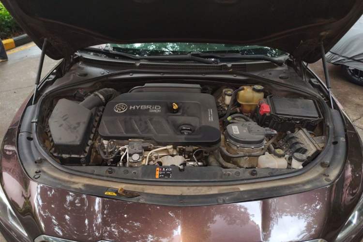 Used Buick LaCrosse 2016 30H Luxury Version Engine Bay