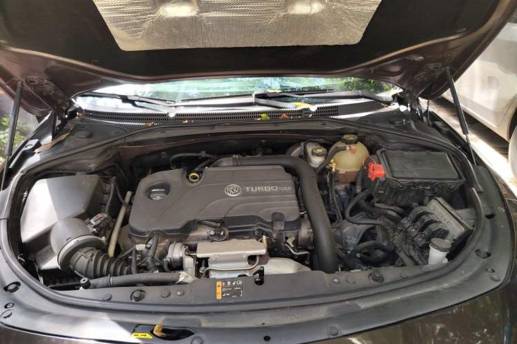 Used Buick LaCrosse 2016 20T Elite Edition Engine Bay