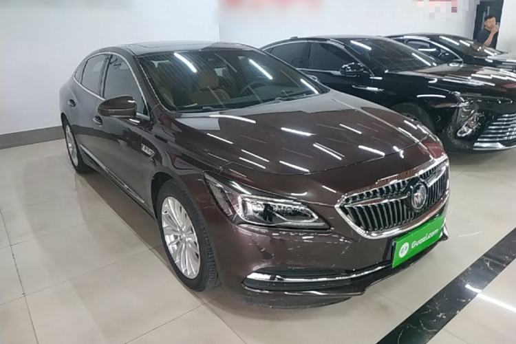 Used Buick LaCrosse 2016 28T Luxury Version Front Right 45 Deg
