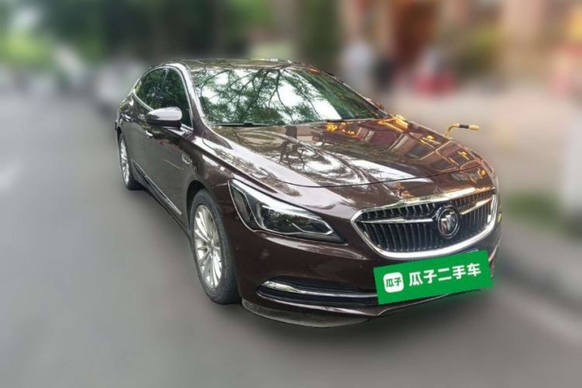 Used Buick LaCrosse 2016 28T Luxury Version Front Right 45 Deg