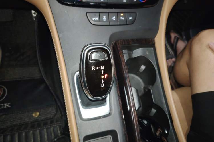 Used Buick LaCrosse 2016 28T Flagship Model Gear Lever