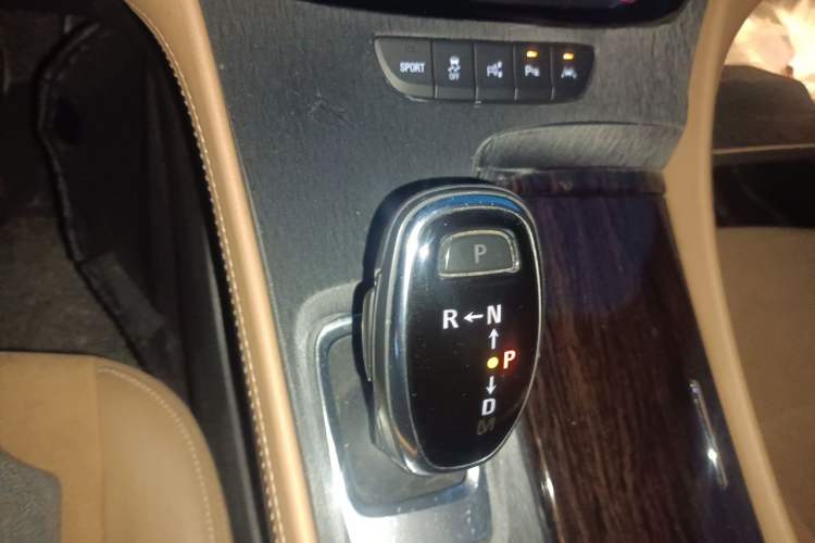 Used Buick LaCrosse 2016 20T Luxury Model Gear Lever