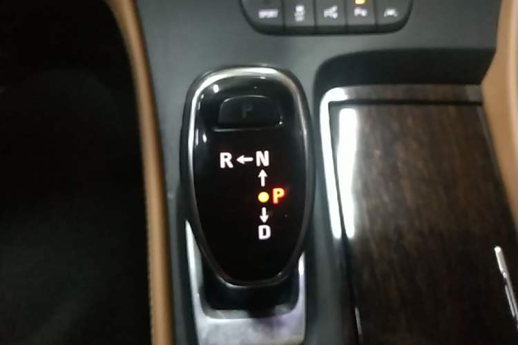 Used Buick LaCrosse 2016 28T Luxury Version Gear Lever