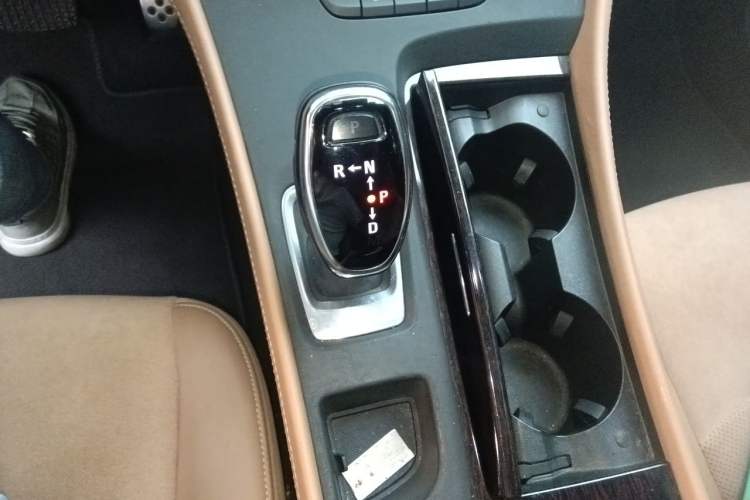 Used Buick LaCrosse 2016 28T Luxury Version Gear Lever