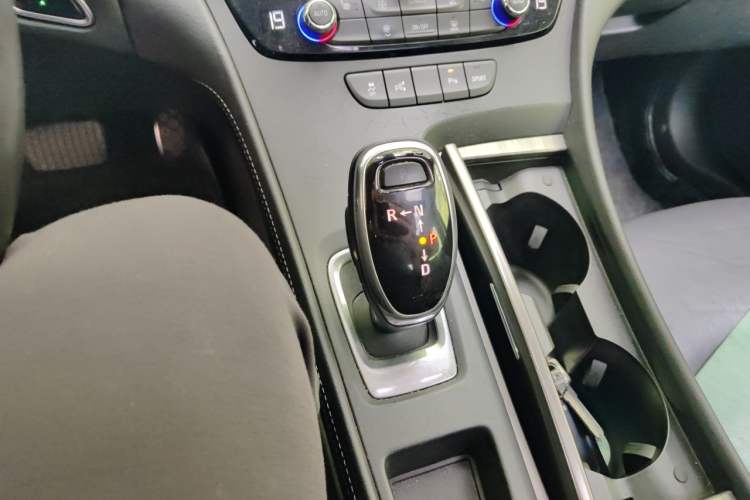 Used Buick LaCrosse 2016 Revised Version 28T Elite Edition Gear Lever