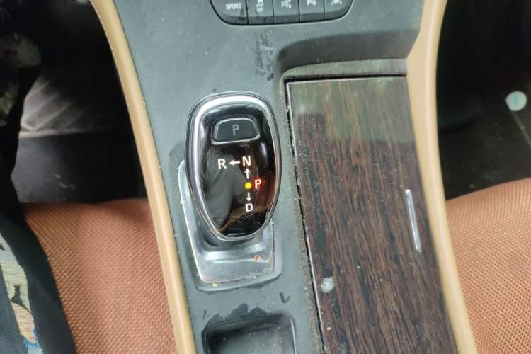 Used Buick LaCrosse 2016 20T Luxury Model Gear Lever