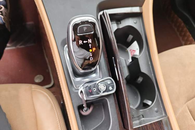 Used Buick LaCrosse 2016 28T Luxury Version Gear Lever