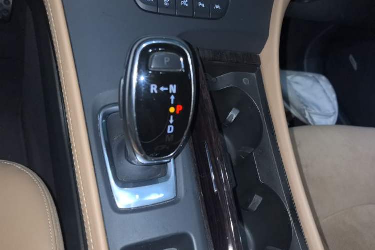 Used Buick LaCrosse 2016 28T Luxury Version Gear Lever