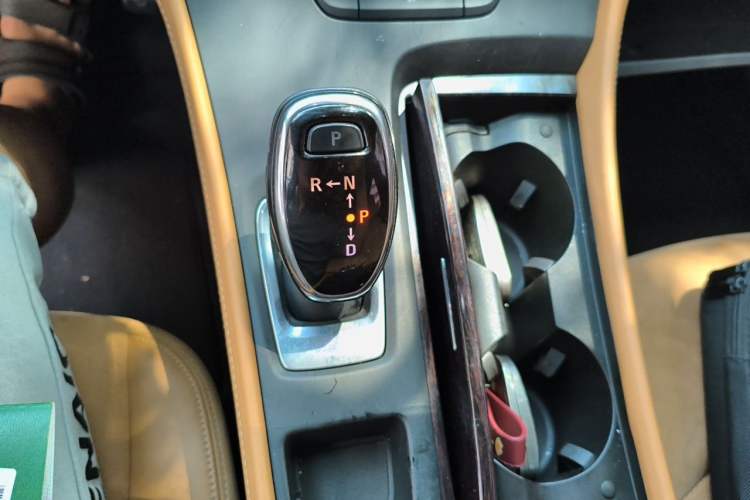 Used Buick LaCrosse 2016 20T Elite Edition Gear Lever