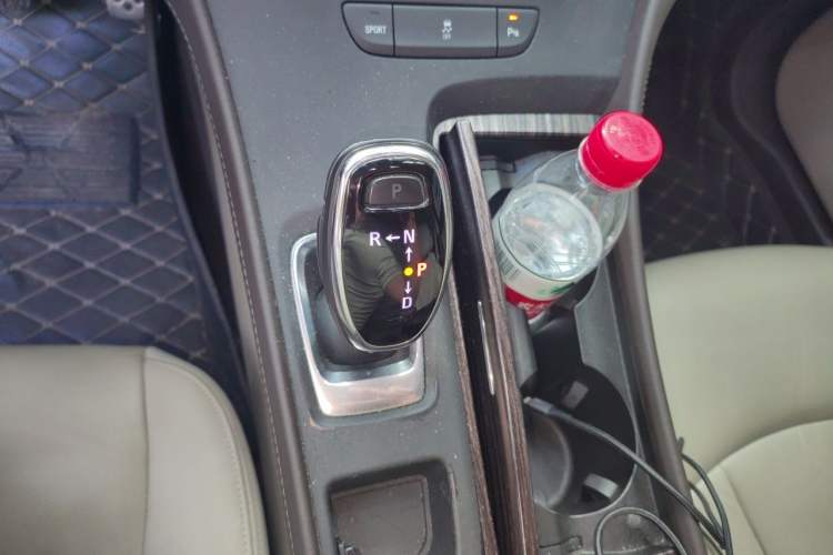 Used Buick LaCrosse 2016 Revised 20T Leading Edition Gear Lever