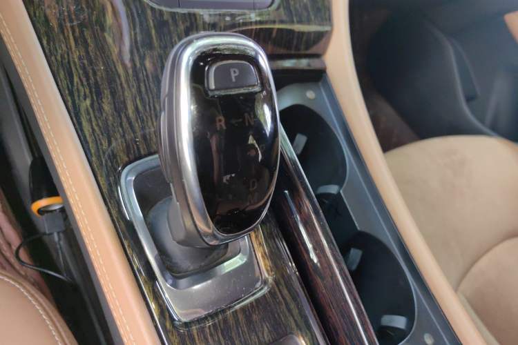 Used Buick LaCrosse 2016 20T Elite Edition Gear Lever
