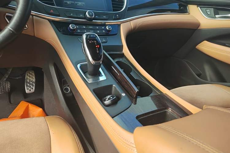 Used Buick LaCrosse 2016 20T Elite Edition Gear Lever