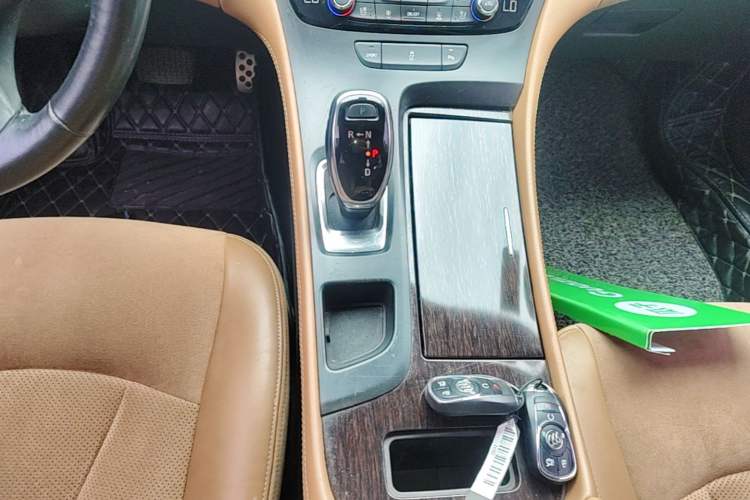 Used Buick LaCrosse 2016 20T Elite Edition Gear Lever