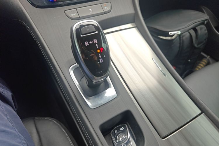 Used Buick LaCrosse 2016 20T Elite Edition Gear Lever