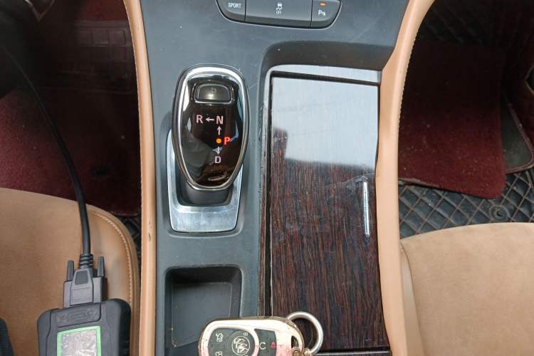 Used Buick LaCrosse 2016 20T Elite Edition Gear Lever