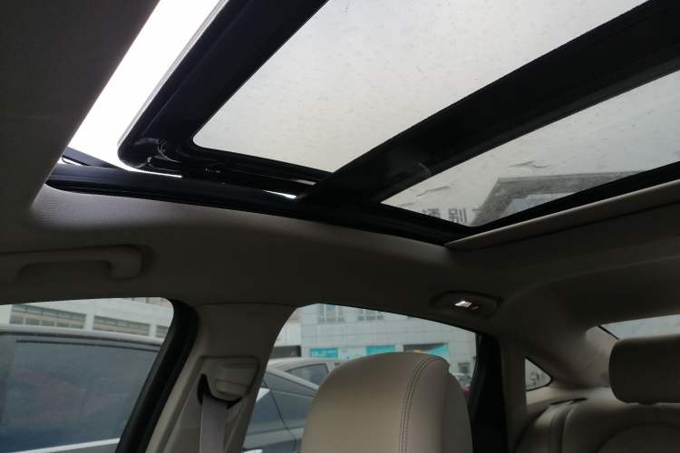 Used Buick LaCrosse 2016 30H Luxury Version Headliner