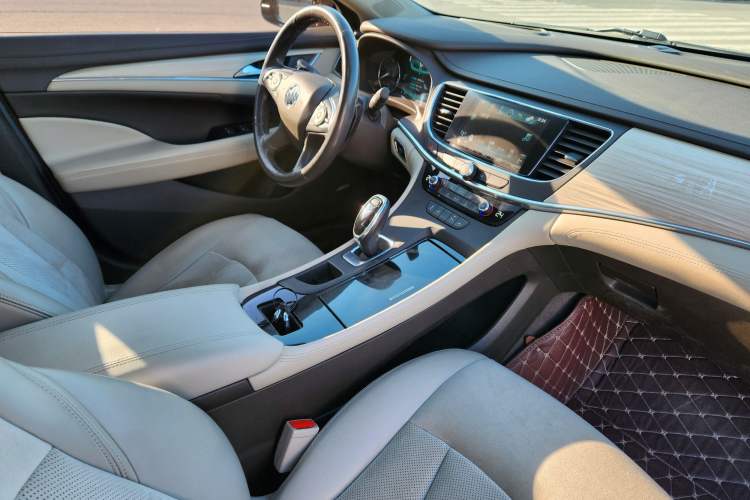 Used Buick LaCrosse 2016 30H Luxury Version Interior 1
