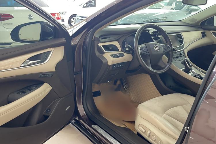 Used Buick LaCrosse 2016 30H Luxury Version Interior 2