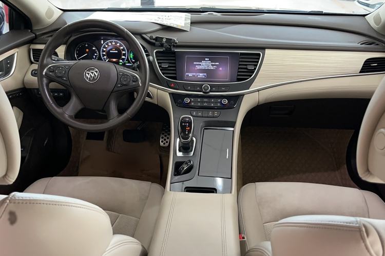 Used Buick LaCrosse 2016 30H Luxury Version Interior 3