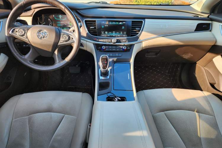 Used Buick LaCrosse 2016 30H Luxury Version Interior 3