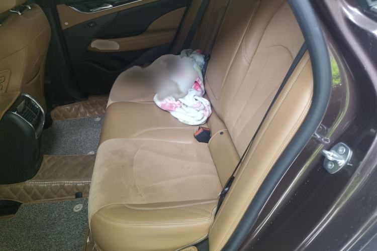 Used Buick LaCrosse 2016 28T Luxury Version Interior 4