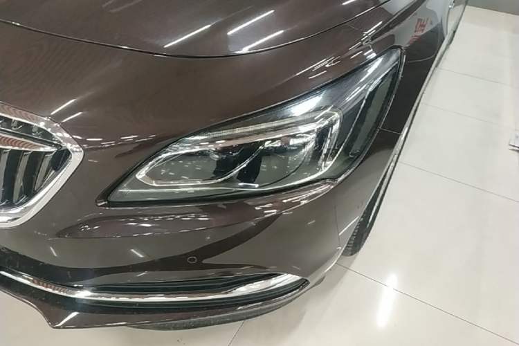 Used Buick LaCrosse 2016 28T Luxury Version Left Front Headlight