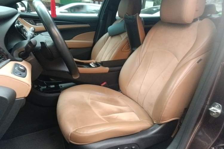 Used Buick LaCrosse 2016 28T Luxury Version Left Front Seat