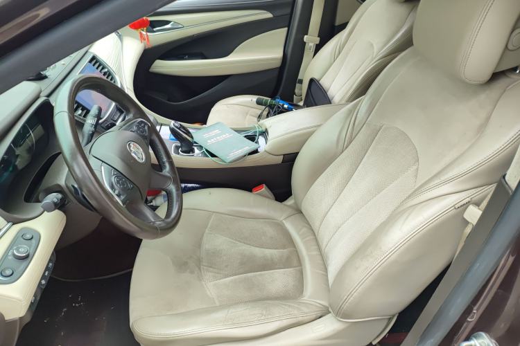 Used Buick LaCrosse 2016 30H Luxury Version Left Front Seat